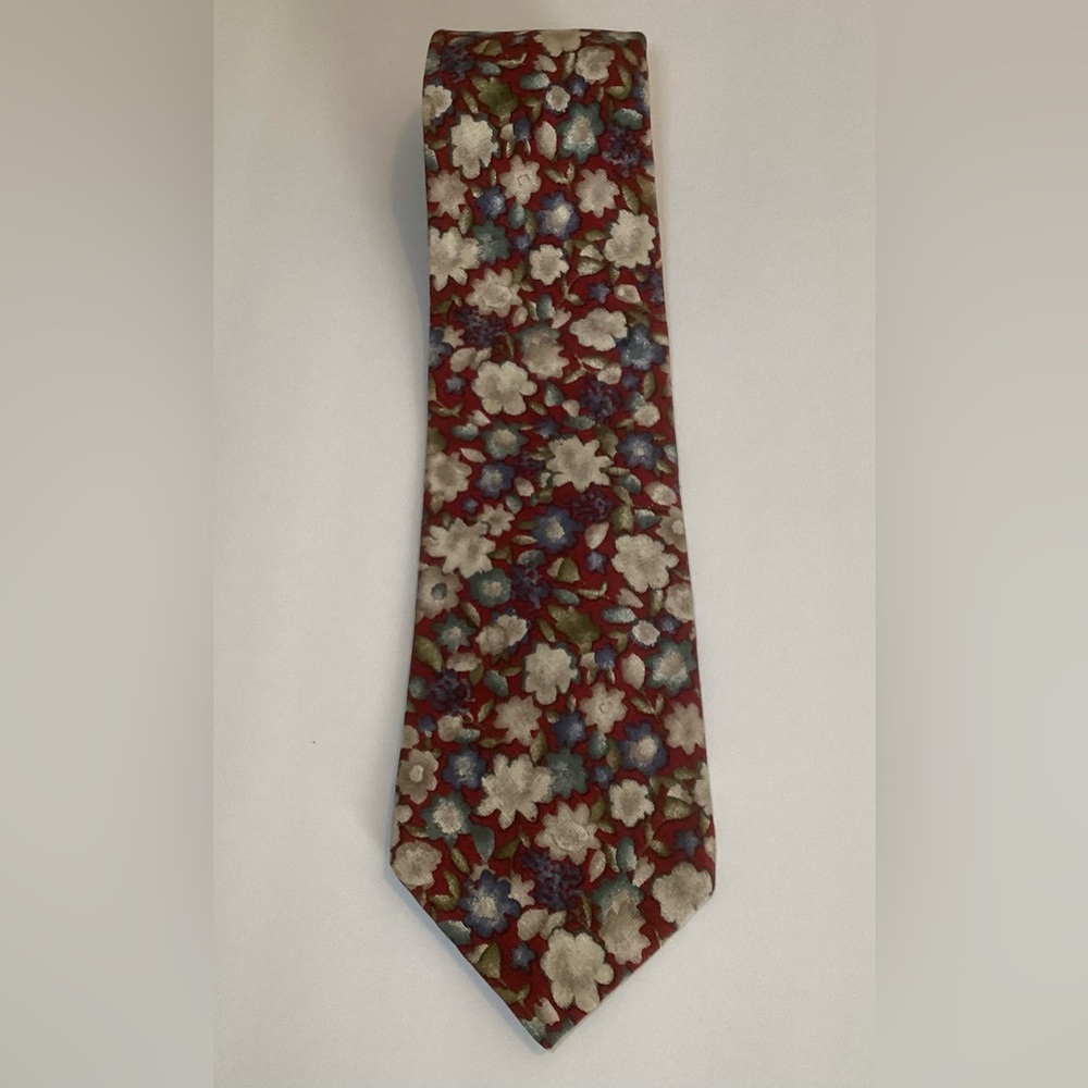 Vintage Van Heusan Necktie - Picture 3 of 7